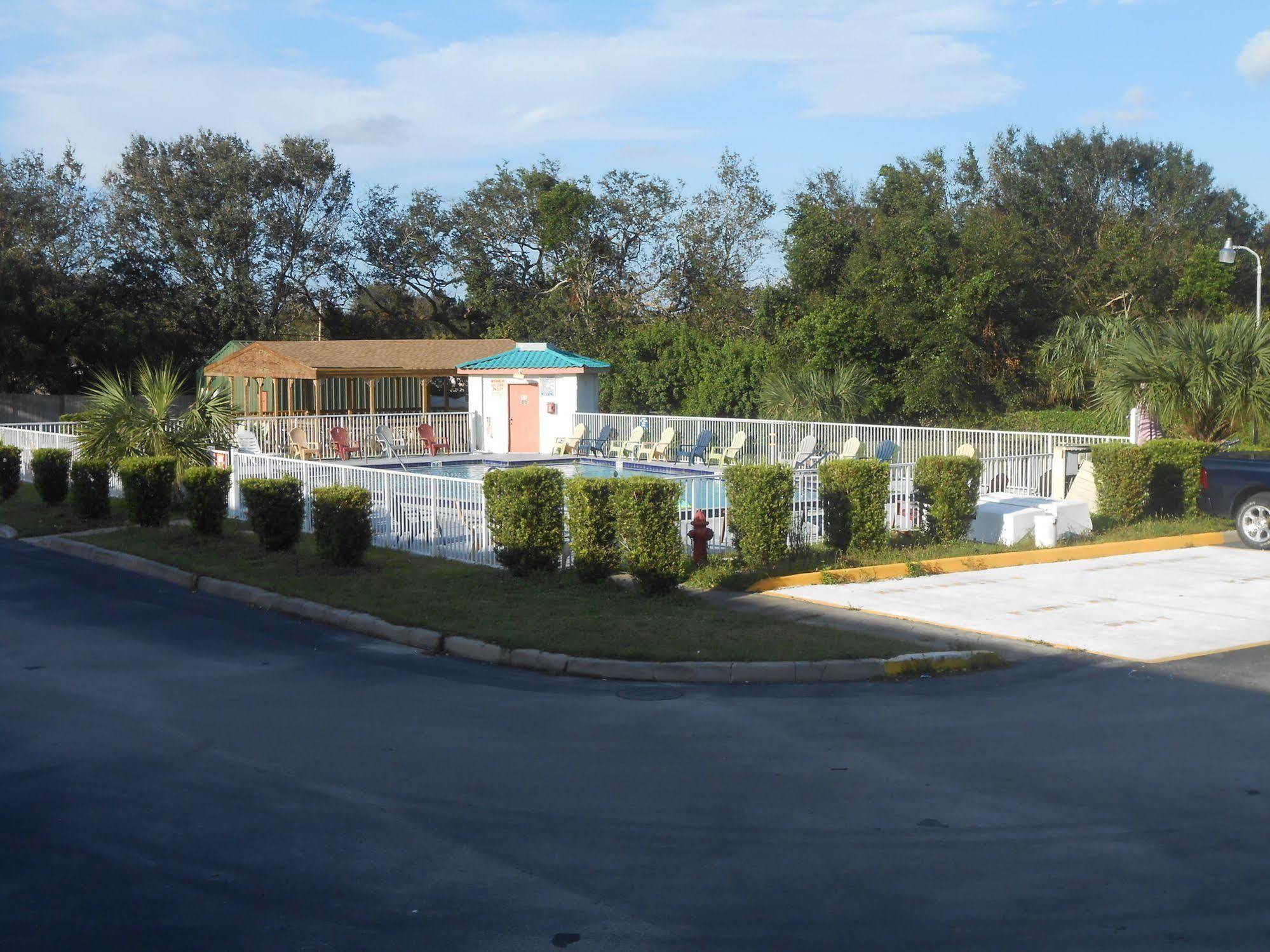 Executive Garden Titusville Hotel Exteriér fotografie